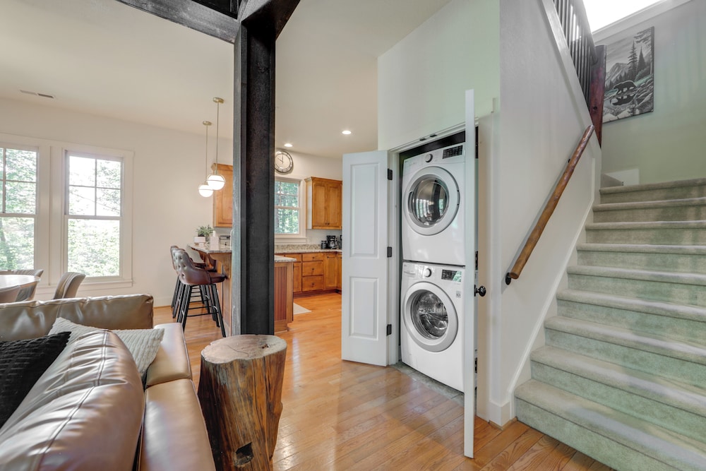 Lake & Pool Access at Bear Lake Reserve Condo!