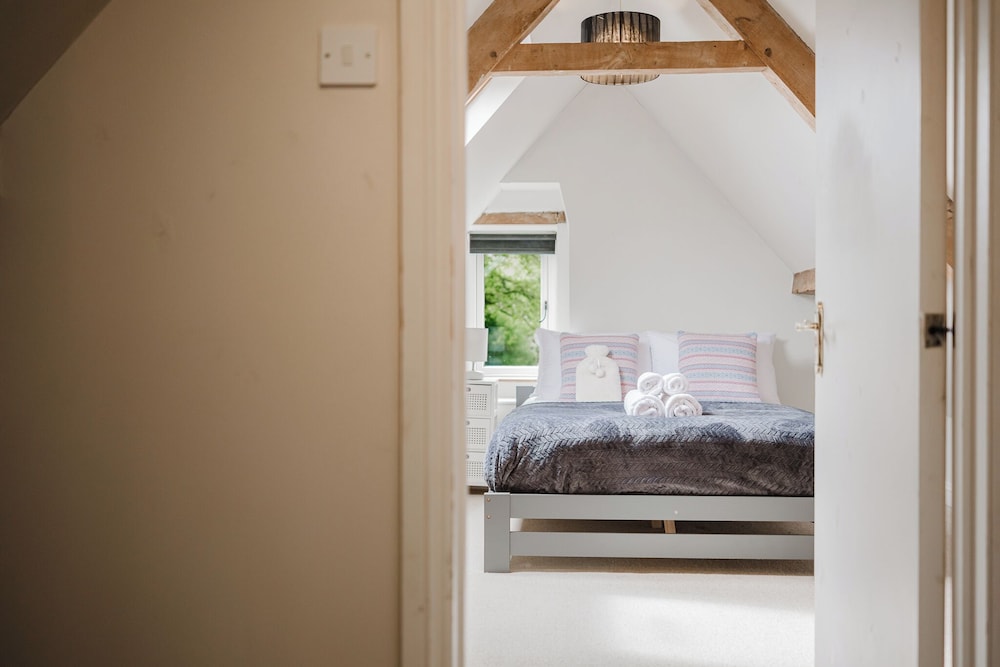 Mulberry Cottage 5BD in Wiltshire