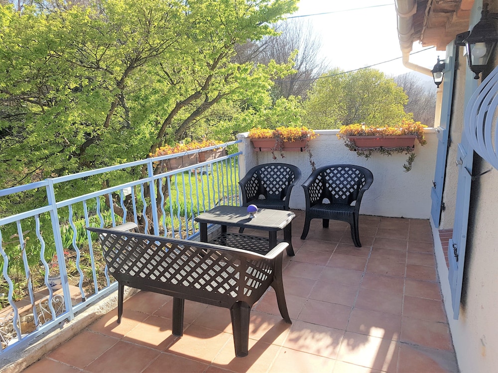 B&B With Charm - Quiet With Kitchen & sw Pool