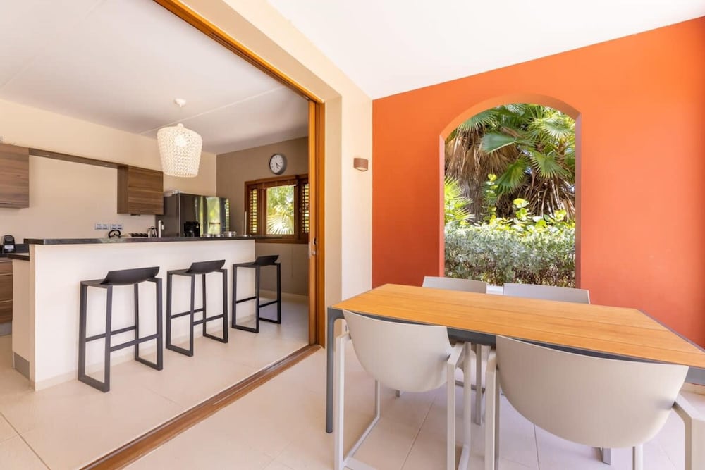 Spanish Water Apartments - Terrace