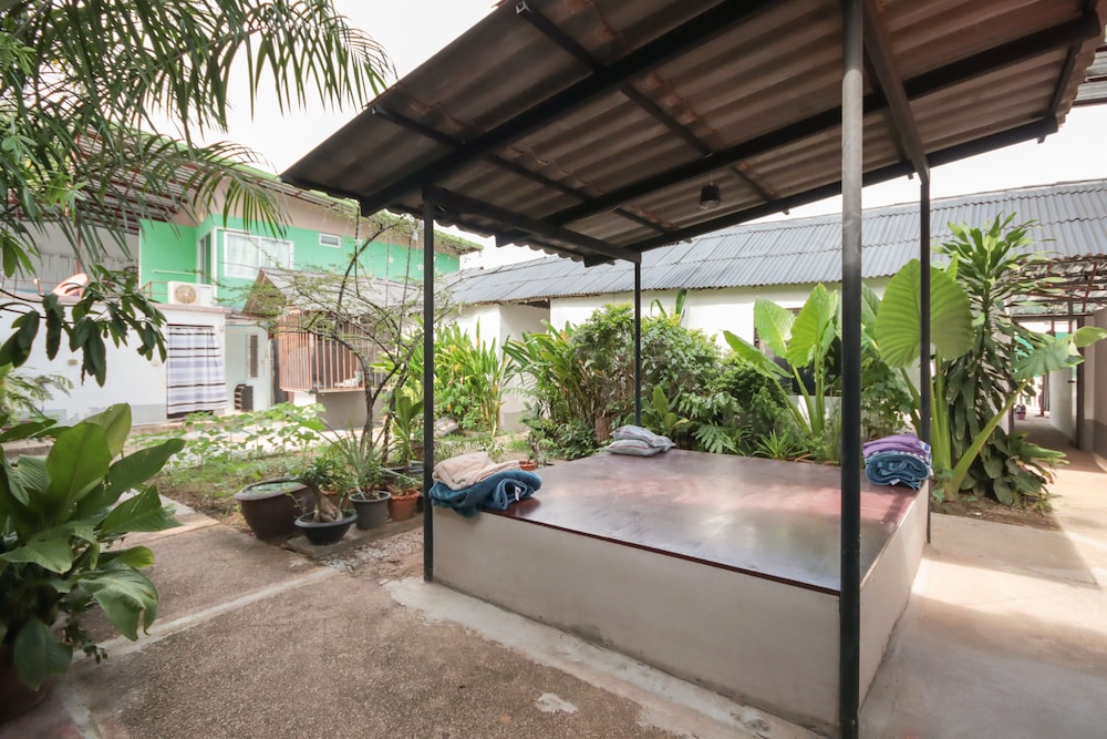 OYO 1163 Eden Hostel
