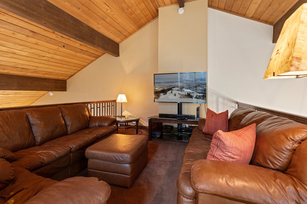 Ridgepoint - Three Bedroom with Spa #128 3 Condo