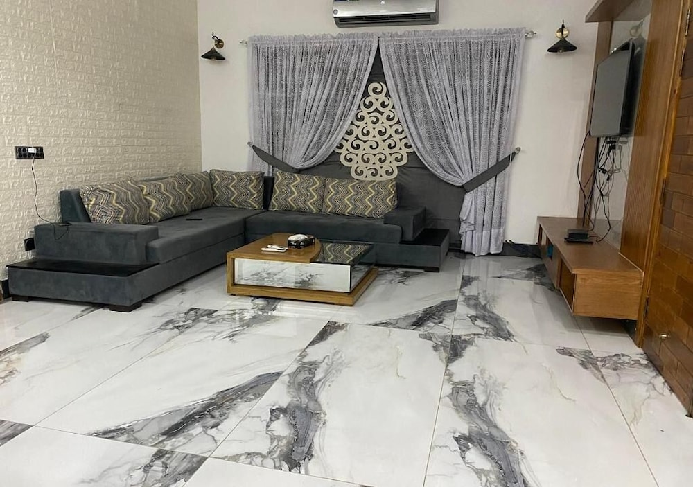 Burj Al Bahria Town Luxury Suites view 3