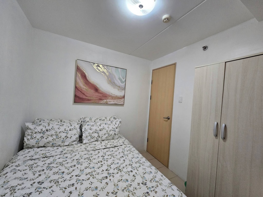 Cozy 3-bedroom Condo in Urban Deca Homes Ortigas Extension, Pasig