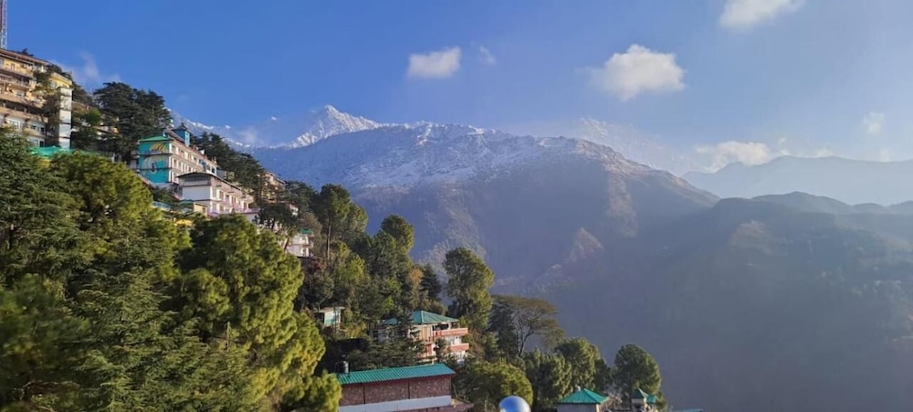 goSTOPS Mcleodganj, Mall Road