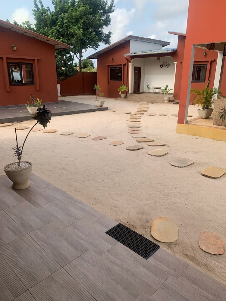RESIDENCE AINA
