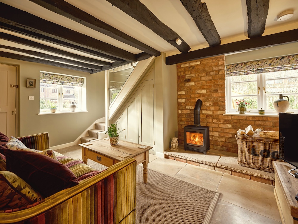 1 Kingswood Cottage