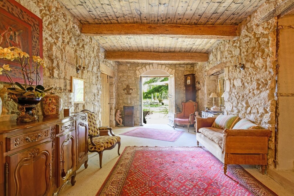 Bastide de Bellegarde view 4