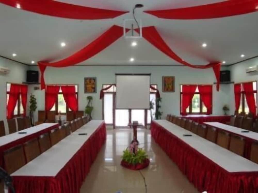 meeting & event spaces