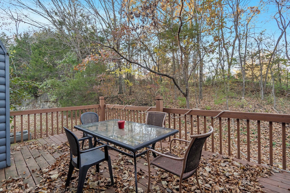 Whitetail Cabin Getaway for 6