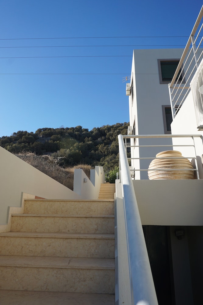 Portela Suites Kampoula