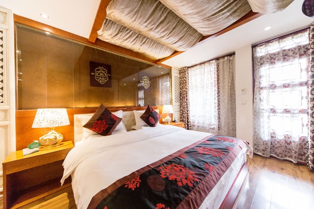 Lijiang Bairui Vacation Hotel