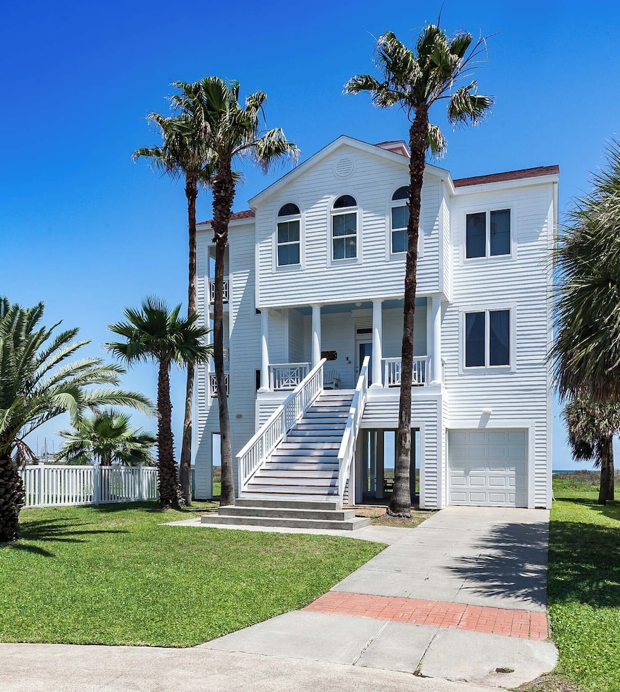 Breakers Pointe by Ryson Vacation Rentals