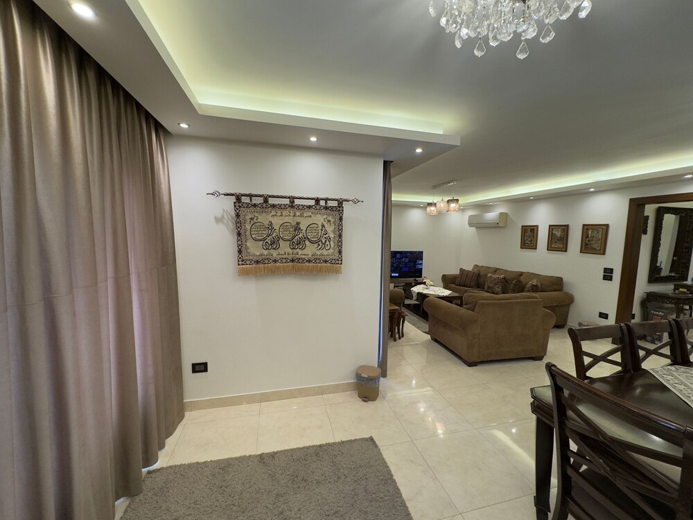 1108 Spacious 3BR Apt 2BA Near Airport