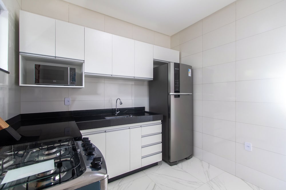 Stay With Pool Just Minutes From the Beach - CCR