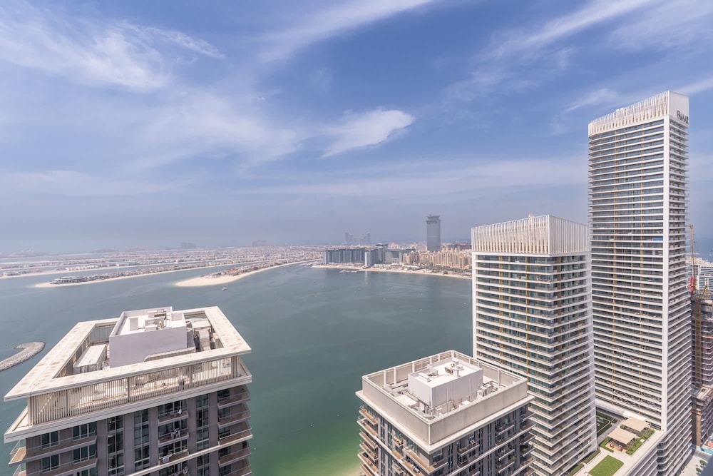 1 Bedroom in Marina Vista With Full Palm Views