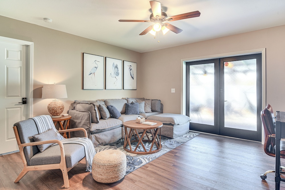 4 Mi to Indian Rocks Beach: Home w/ Backyard Oasis