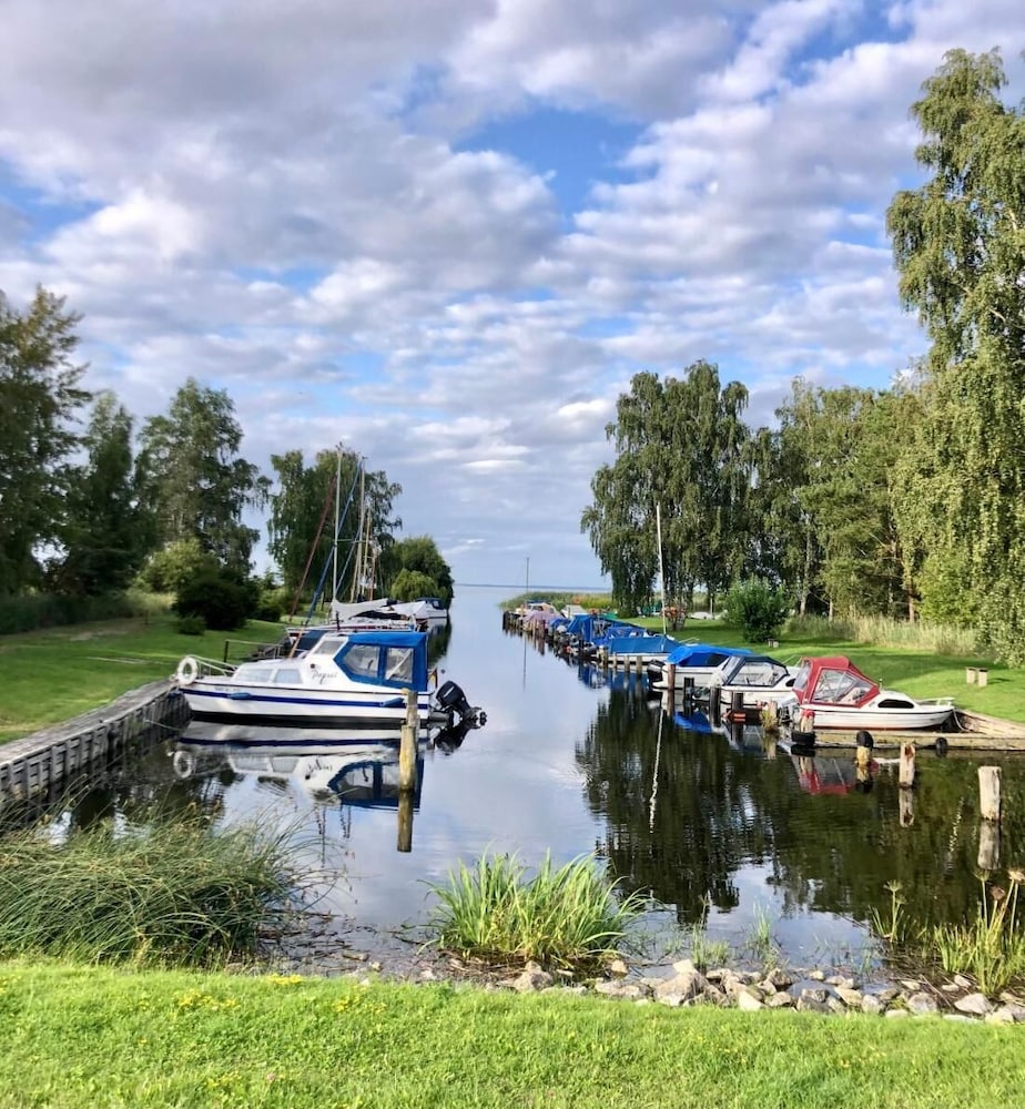 Serene Waterview Retreat 2 Bedrooms in Mönkebude, Germany