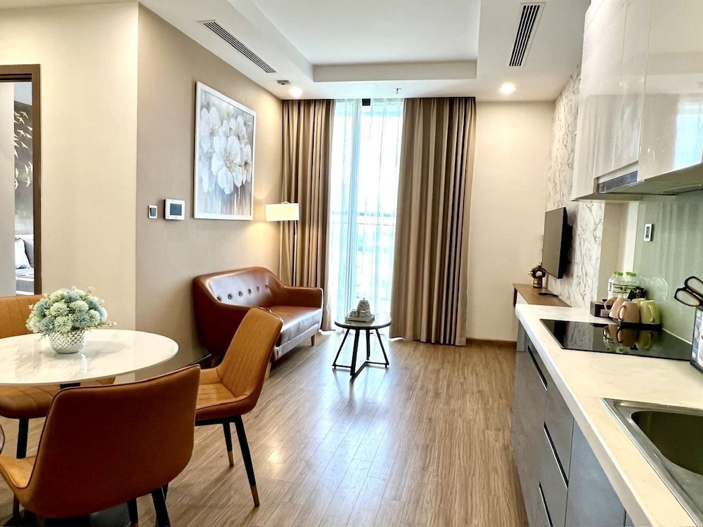 Vinhomes Green Bay Apartments