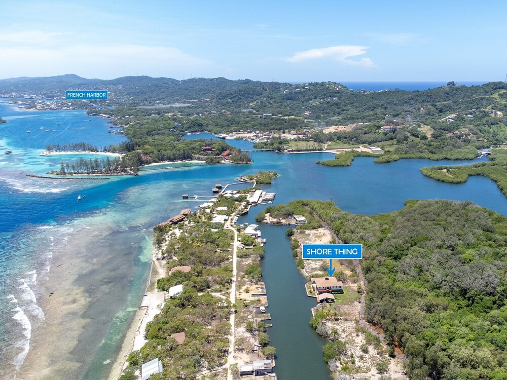 Coco View Canal Lot 18 Private Home 3 Bedroom Home