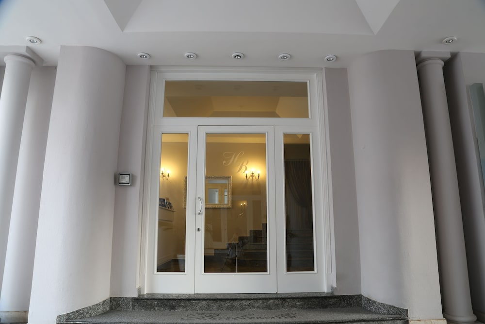 Hotel Barbarella - Image 1