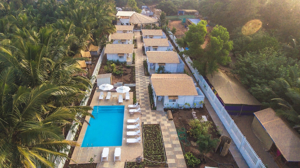 The White Resort