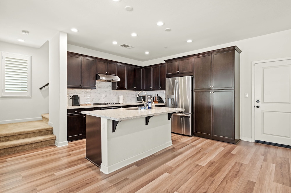 Comfort Style Home Near the Airport