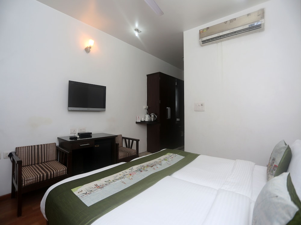 OYO 947 Hotel Palazzo Di Lara