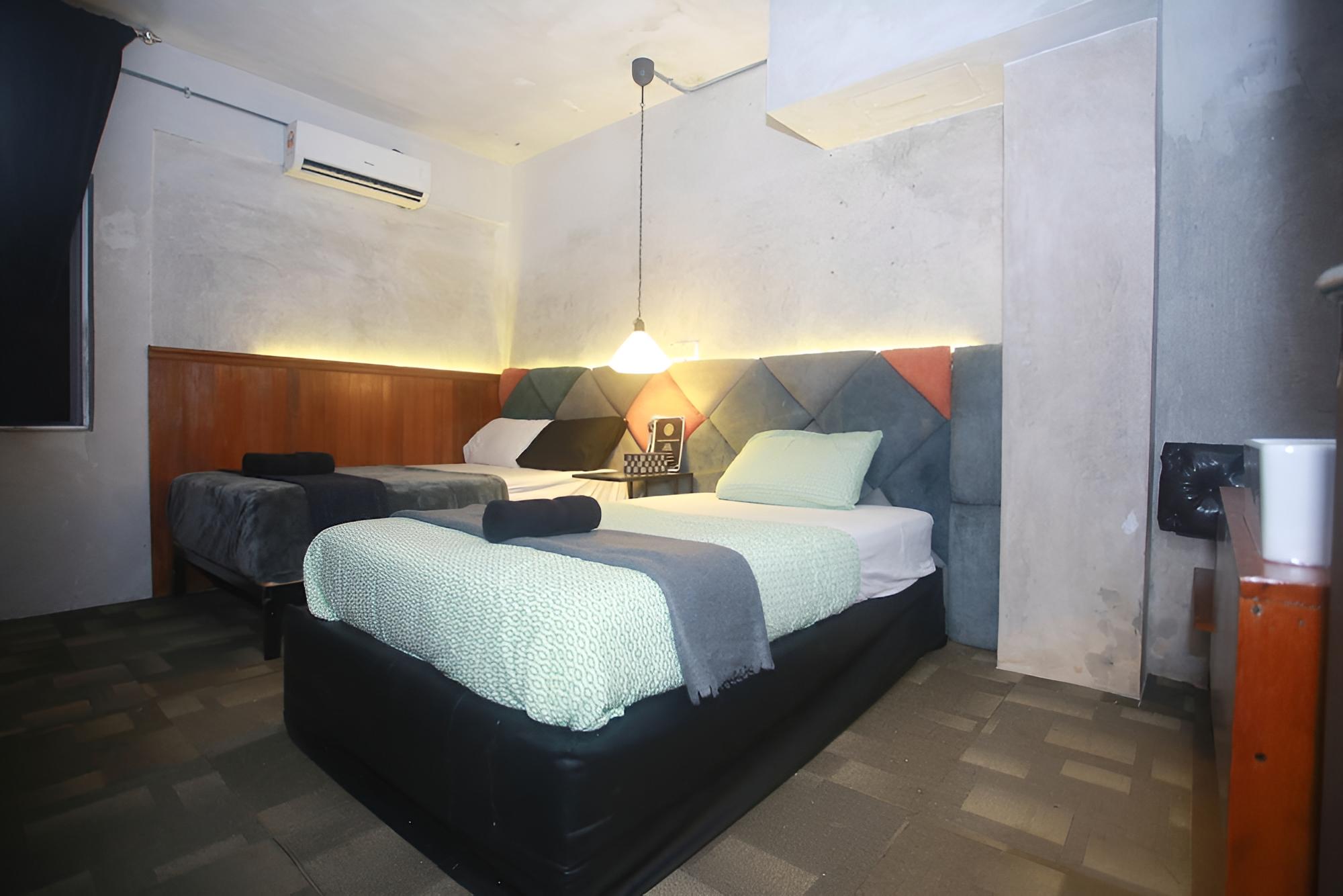 Bunker Hotel & Restaurant