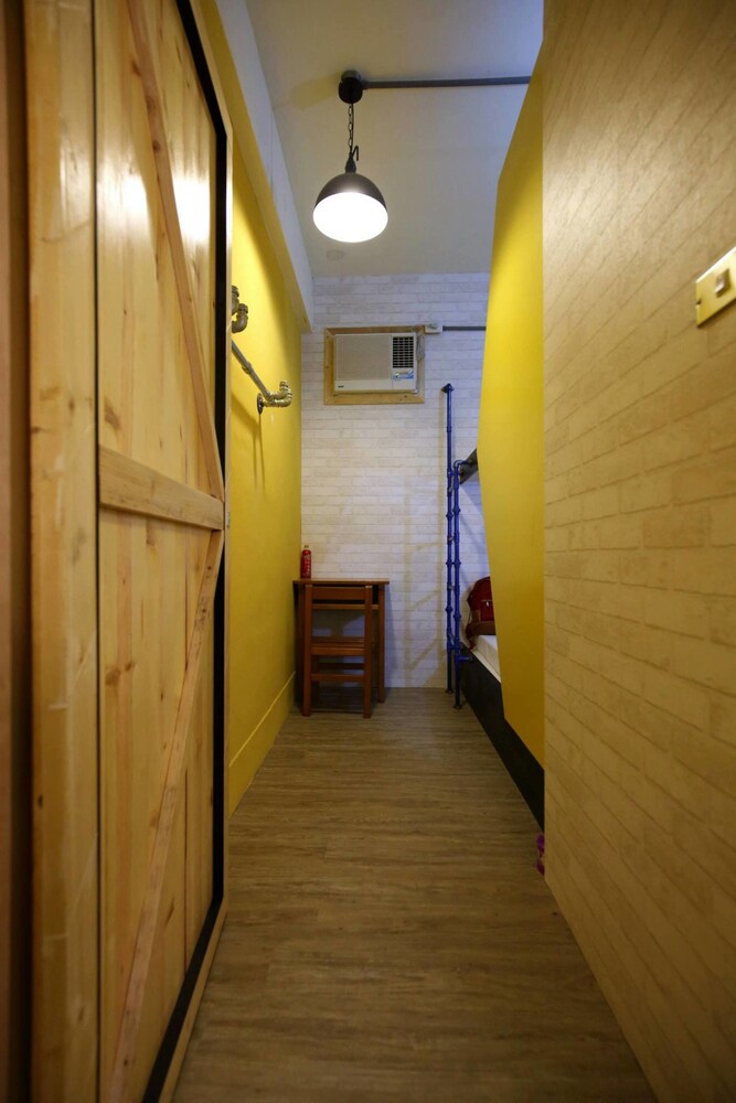 Hive Backpackers
