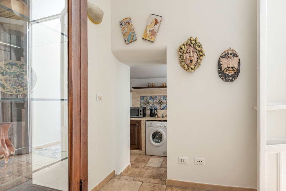 Giudici Three Bedrooms Apartment by Wonderful Italy