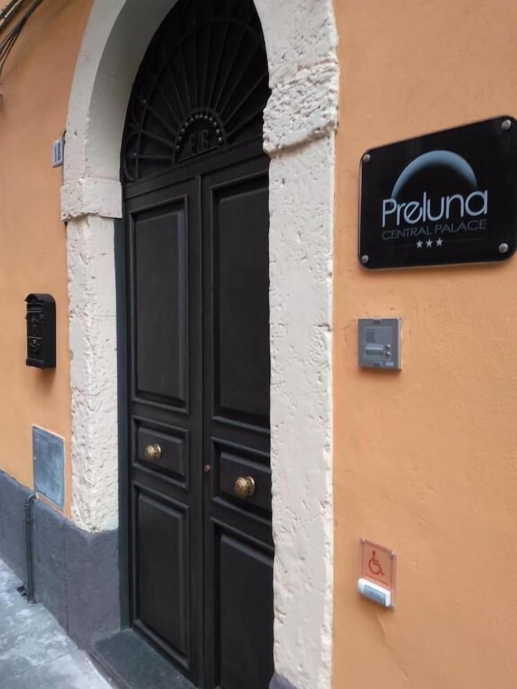 Preluna Central Palace
