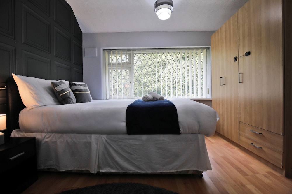 Spacious House for Relocating - Workers - Families