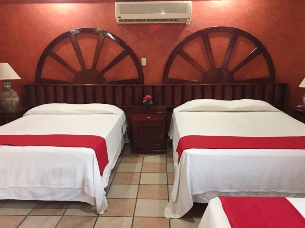 Poza Rica Vacations - Hotel Boutique Esmeralda - Property Image 2