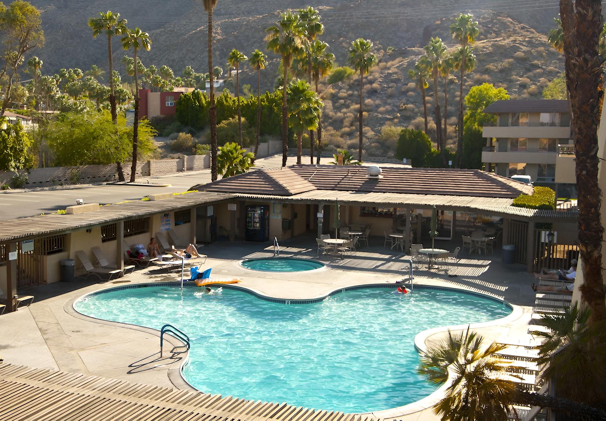 Vagabond Motor Hotel view 2