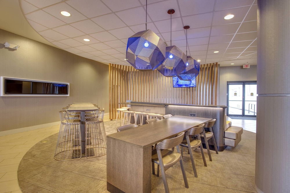 Lawrence Vacations - Springhill Suites by Marriott Lawrence - Property Image 3