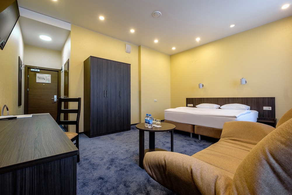 Komatek Hotel
