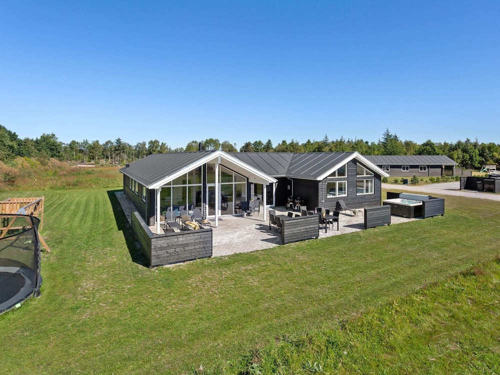 5 Star Holiday Home in Albaek