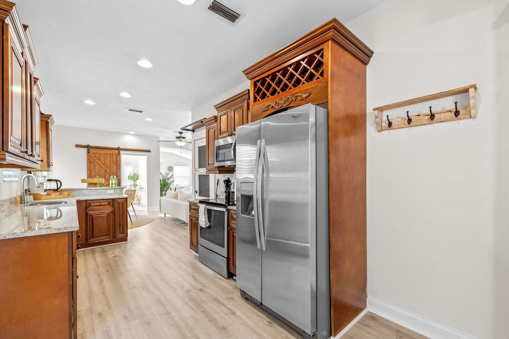 Barefoot Bungalow For 4