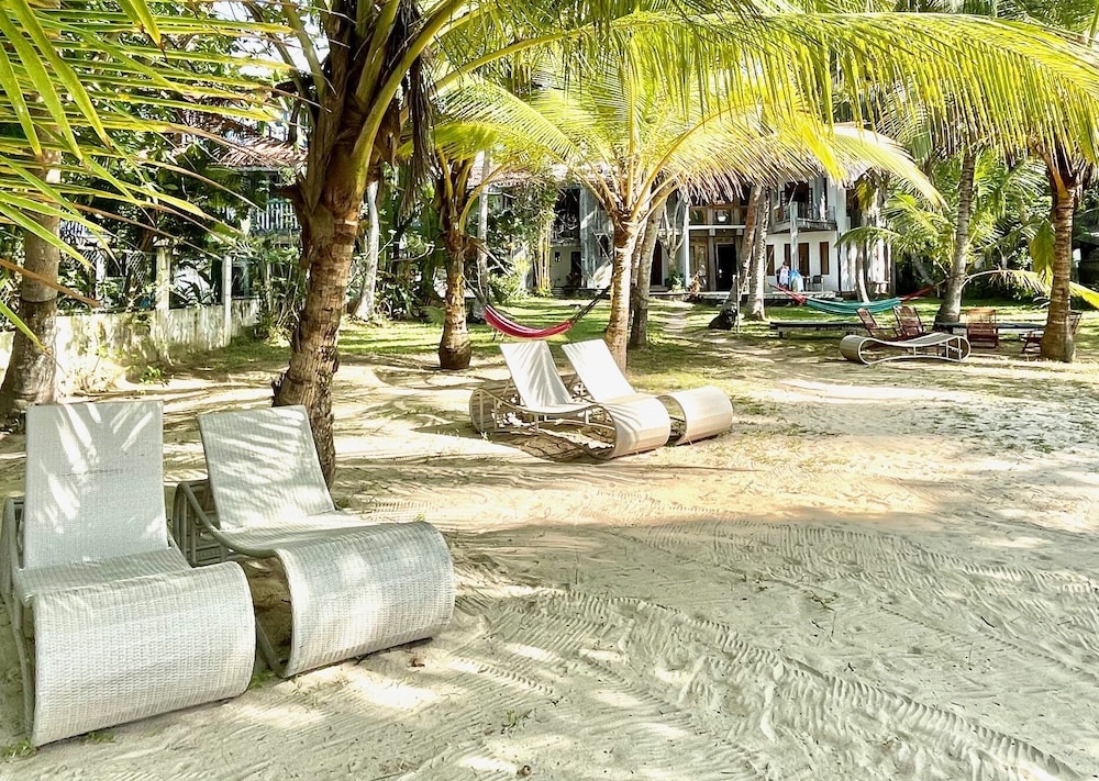 Isana Beach House