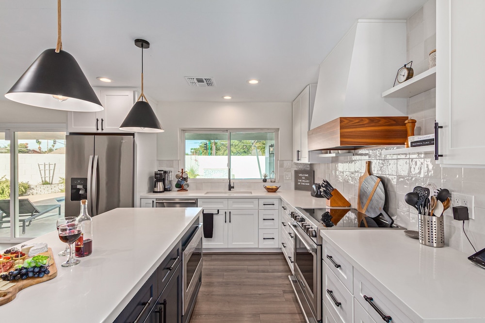 Greenway Getaway - Private Pool - North Scottsdale