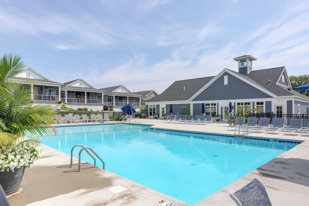 Furnished Screened Porch: Baypoint Resort Home!