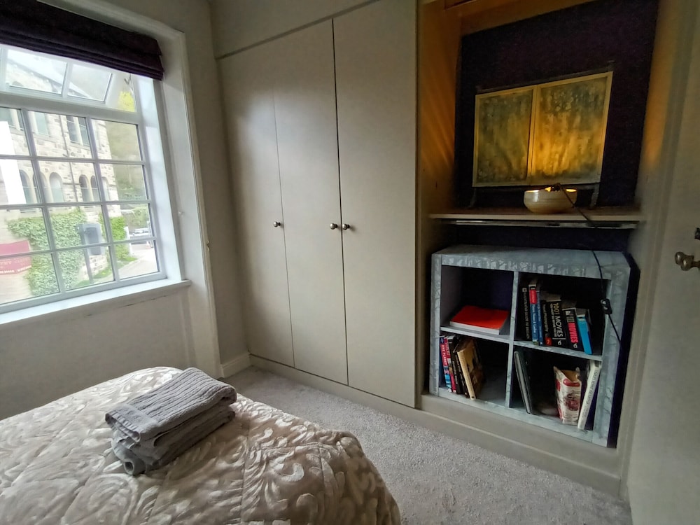 Hebden Bridge - House - Sleeps 8 - Pet Friendly view 4