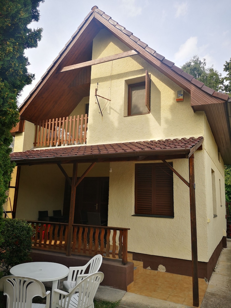 Vadásztanya Apartmanok