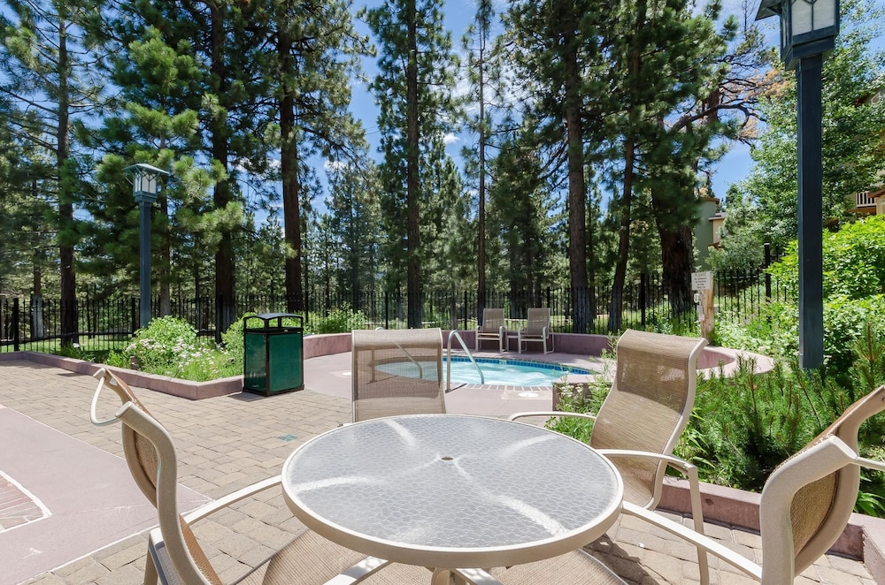 Mammoth Green 105