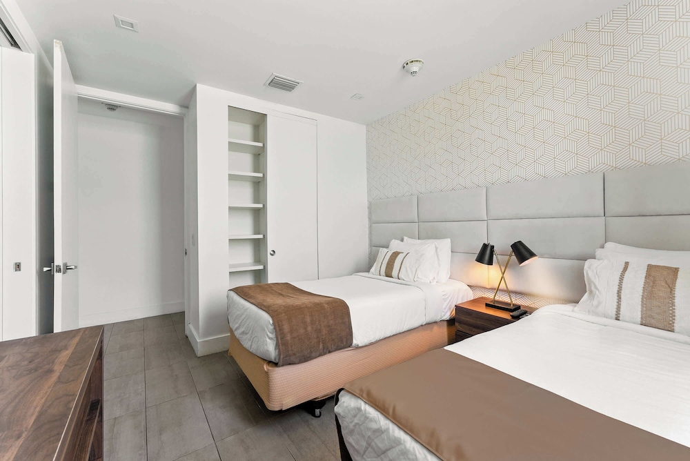 Modern South Beach 2 Bedroom Gem