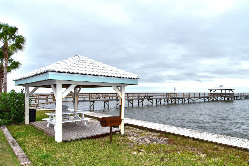 Pelican Bay Resort