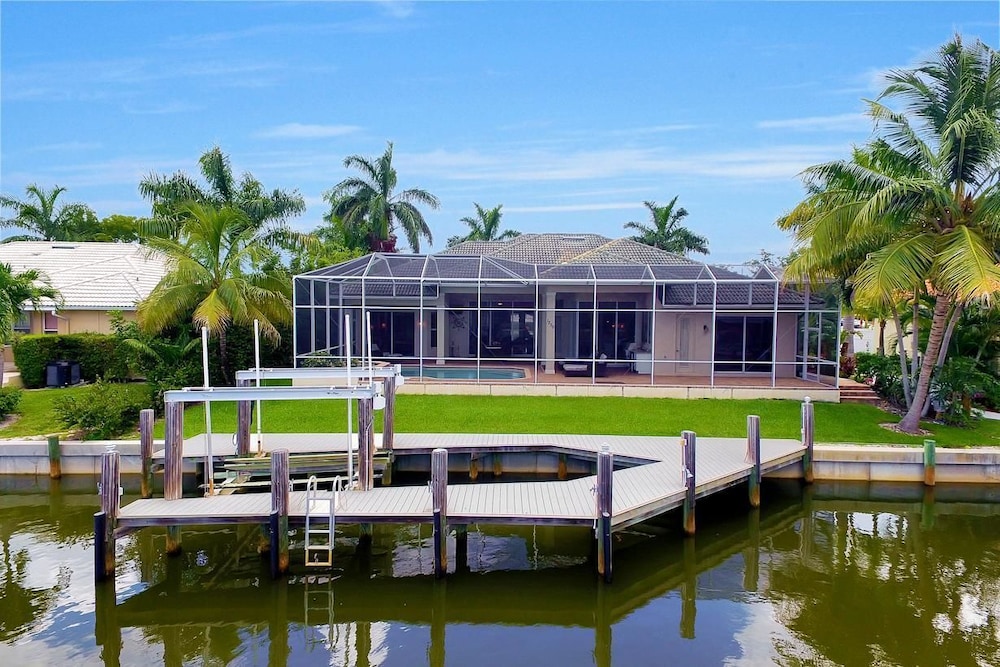 SMARCO1255 3 Bedroom Holiday Home by Marco Naples Vacation Homes