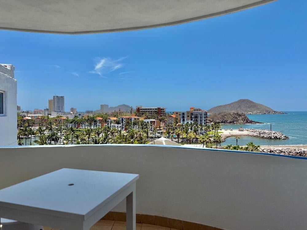 Yatch Apartments