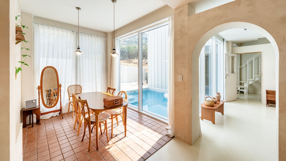 Laetari Pension, Gyeongju